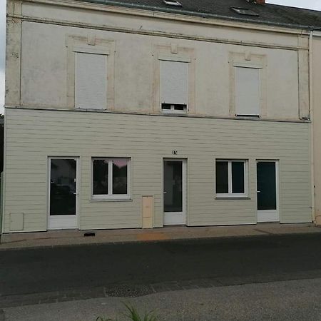 Charmant F2 Noyant Exterior foto